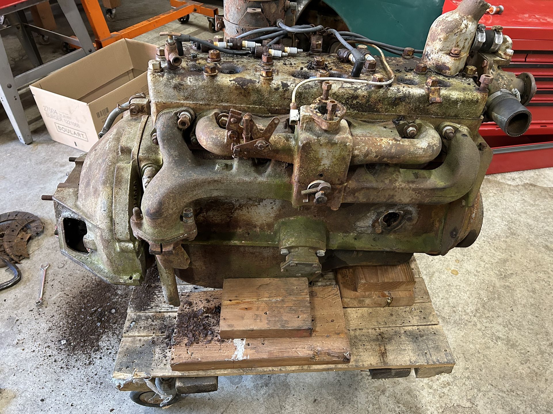 Dodge 218 WC Engine & Transmission