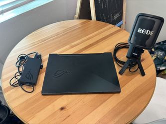 Gaming Laptop (ASUS ROG ZEPHYRYS GA502D) and RODE NT-USB Microphone
