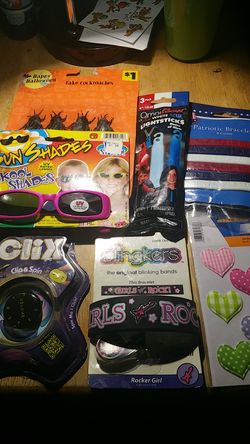 New kids toys Blinkers Clix sun shades bracelets glow Sticks fake cockroaches stickers