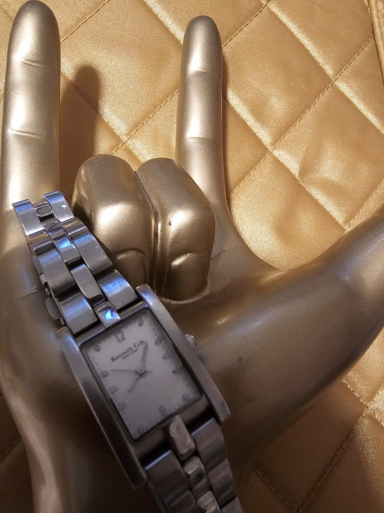 $35.00 - 1980's KENNETH COLE WATCH! Elegant/Like New - Needs New Battery!
