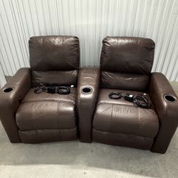 Set of 2 Home theater curved Recliner armchairs - Brown Color.