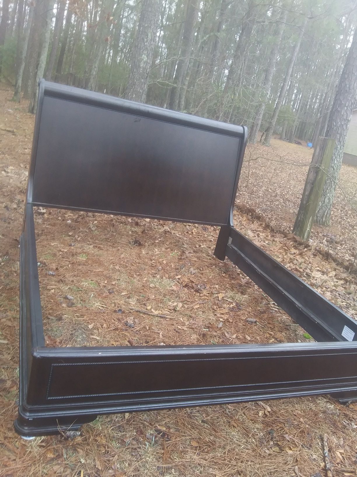 King size bed frame - Delivery Available - Great Shape!!