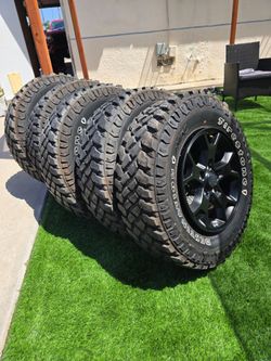 JEEP WHEELS SIZE 255/75R17 PRICE 650
