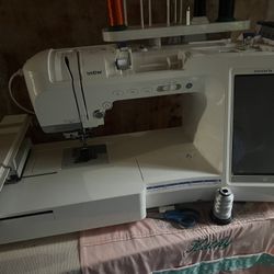 Brother Disney Quattro Embroidery/sewing Machine