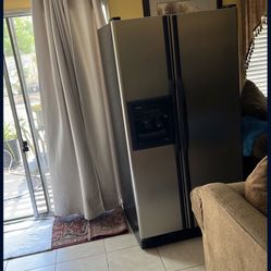 refrigerator 