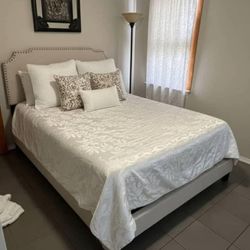 Bed Room - Cama Queen - Nuevo En Tienda Con Un 35% De Descuento 