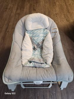 Baby rocking chair
