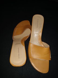 WOMEN'S SHOES
