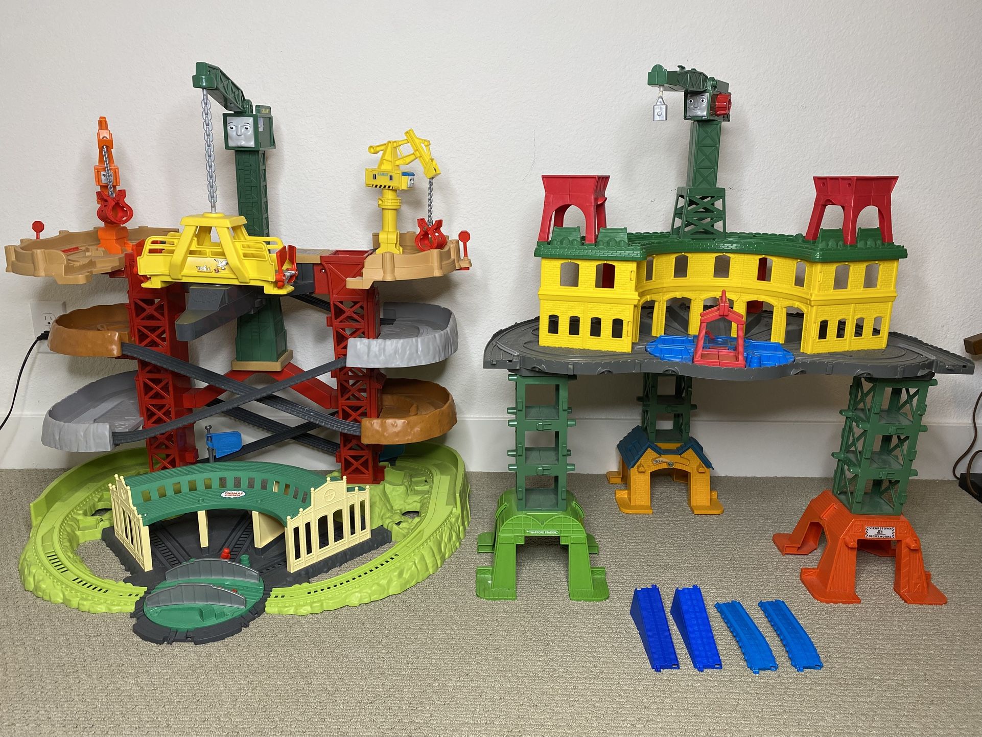 Thomas & Friends Super Station / Trains & Cranes Set