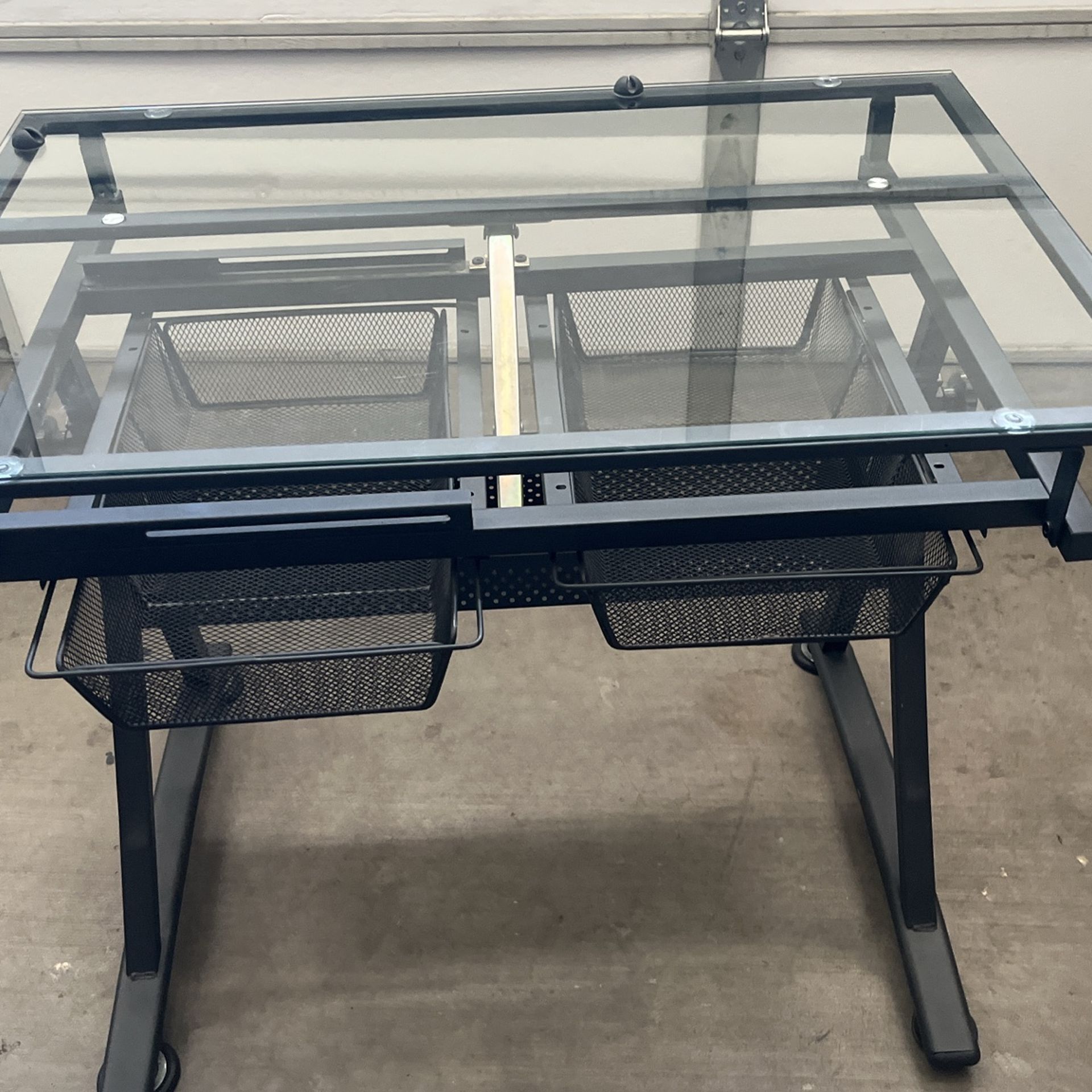 Drawing Desk Or Desk With 2 Baskets