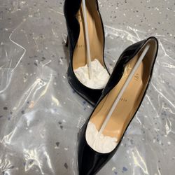 Louis Vuitton Shoes Use It One Time 500$ 