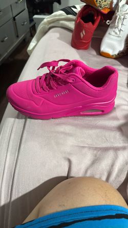 Hot Pink Skechers Sneakers Size 8