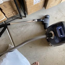 1x New Vacuum $50 