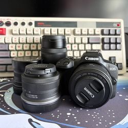Canon R50 Bundle 