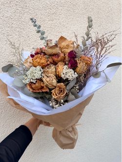 Dry flower bouquet