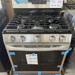 Lg ThinQ 5 Burners With A Built In Air Fryer 