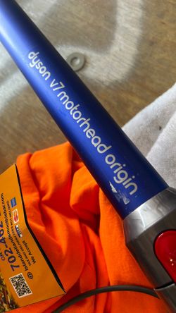 Dyson Cordless Vacuum With Wall Holder