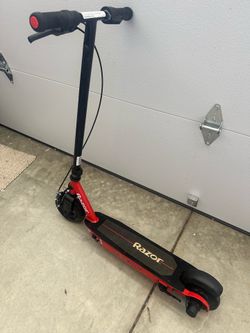 Razor E195 scooter