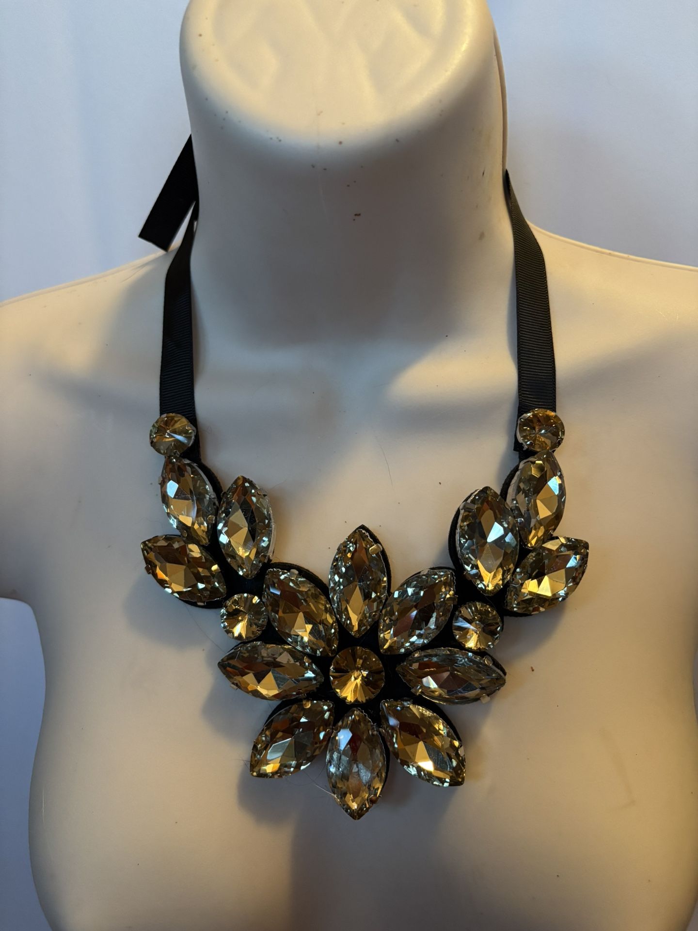 Just Lovely Beautiful Jeweled Light Weight Necklace On Ribbon STUNNING!