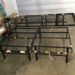 Free full size metal box spring….14 inch elevation
