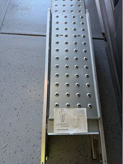 Aluminum scaffolding/ladder
