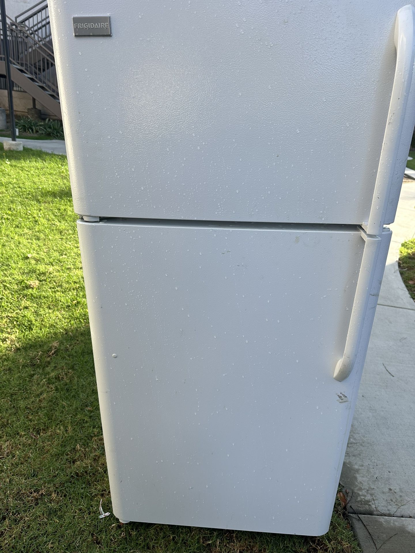 Frigidaire Top Freezer