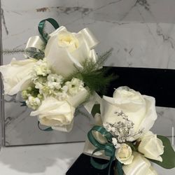 Corsage And Boutineer Set