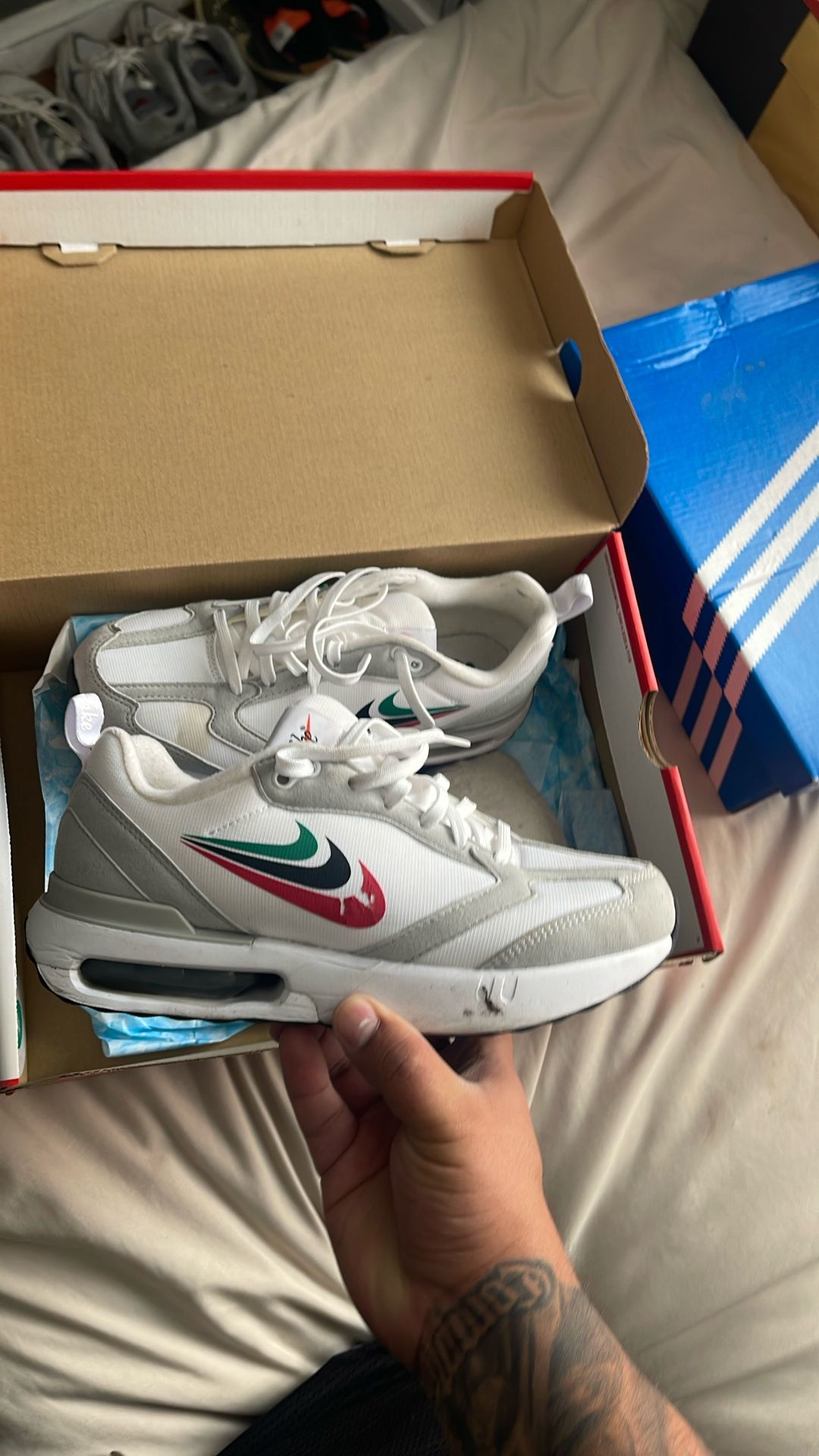 Nike Women shoes 5Y