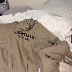 Essentials Top and bottom