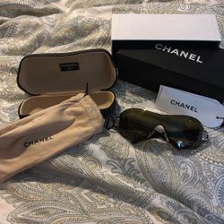 Chanel Woman Sunglasses 