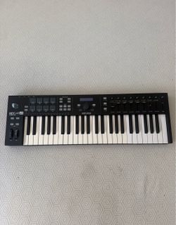Arturia KeyLab Essential 49 MIDI keyboard