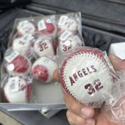 Pelotas De Los Angels $10 Each Cada Una 