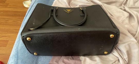 AUTHENTIC PRADA PURSE