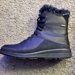 Merrell Ladies Winte Boots Size 9