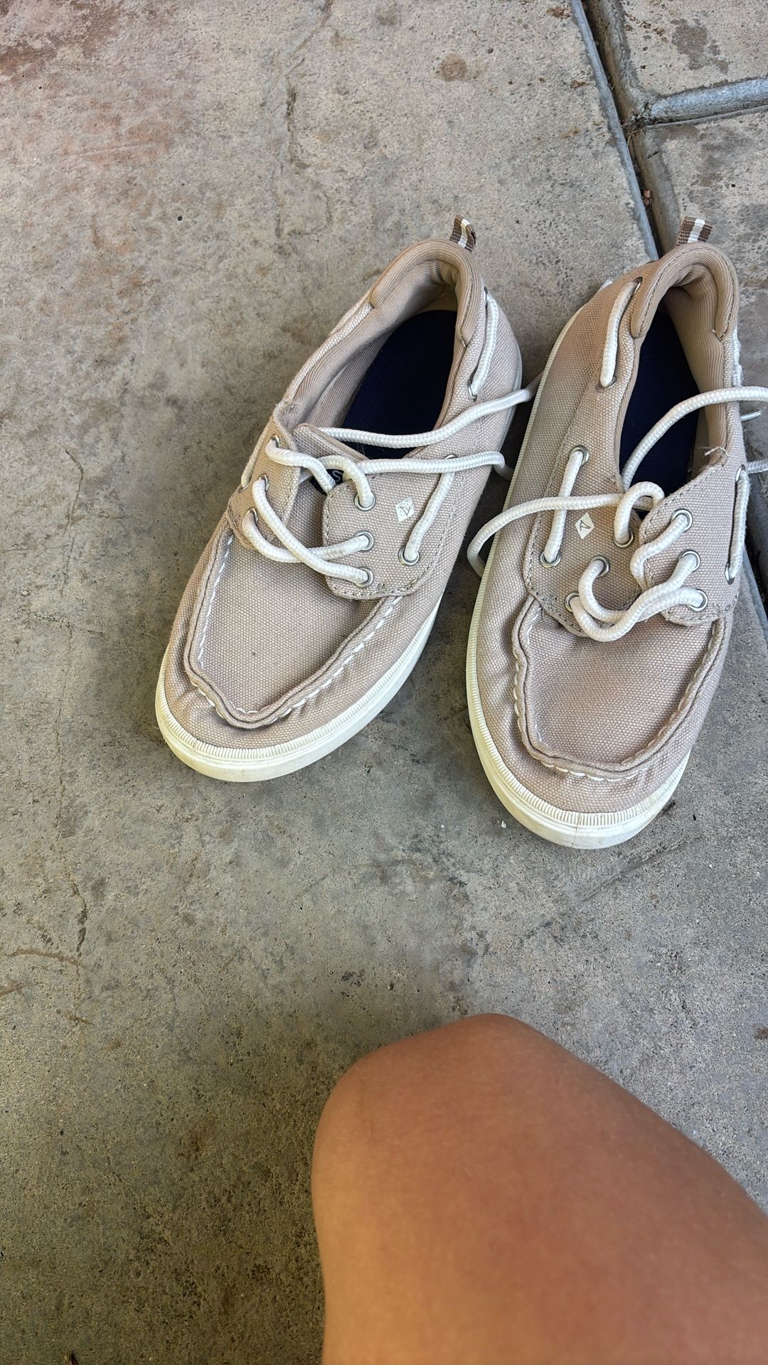 White Shoe Size 1M