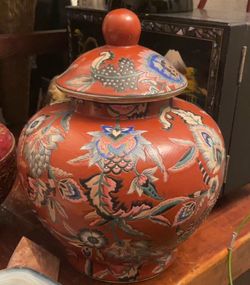 Vintage (haunted) Ginger Jar