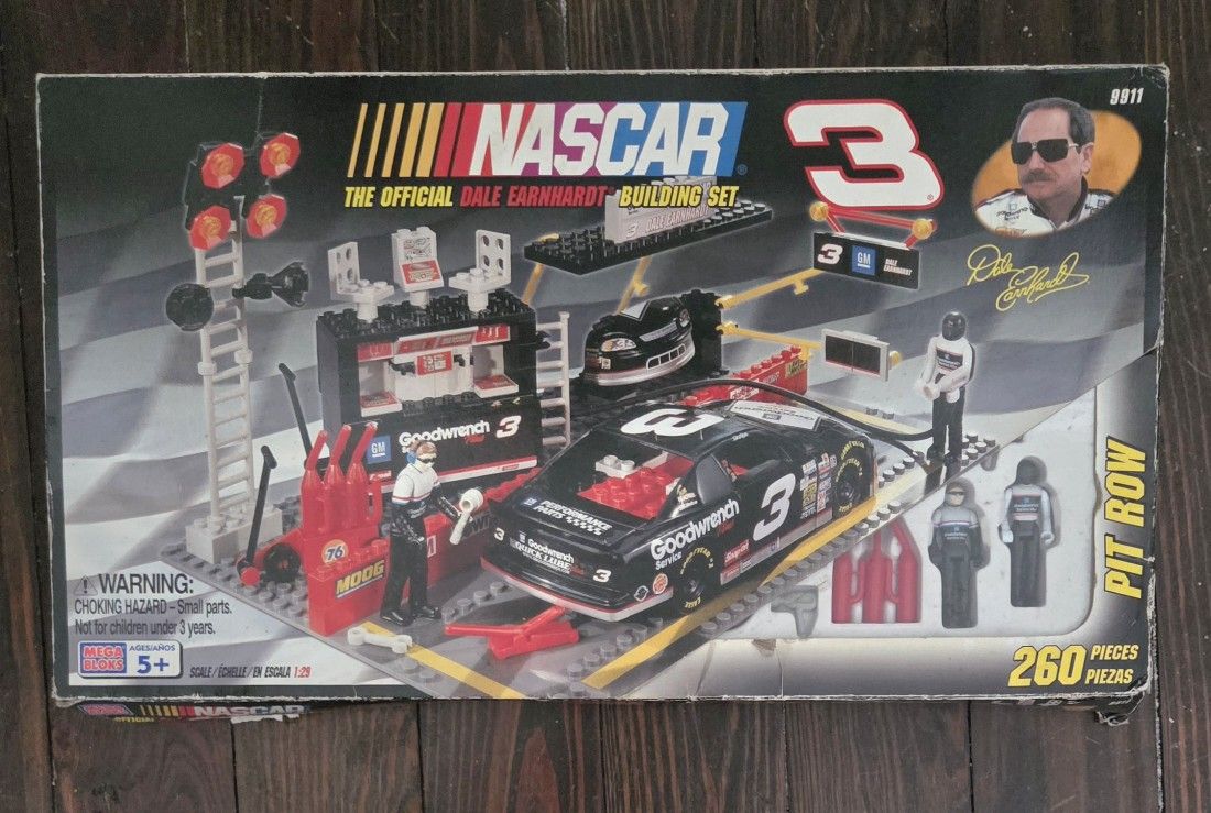 Sealed New In Box Mega Bloks 2000 Nascar Official Dale Earnhardt Sr Pit Row Building Set