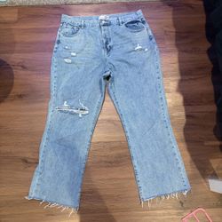 Fashion Nova Ripped Jeans Size:16