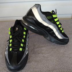Nike Air Max 95 GS ‘Black Volt’ Shoes