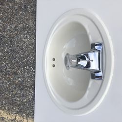 Bathroom Sank With Fact