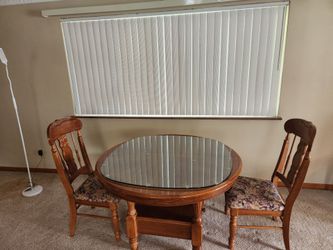 Round Oak Dining Table with 2 Chairs