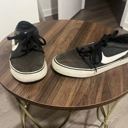 Nike Shoes Size 6.5Y / 8 Women’s 