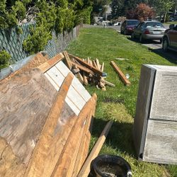 Free Wood/ Siding /window Paines