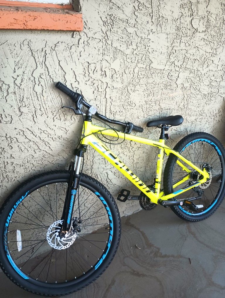 Schwinn Men's Mountain Bike 27.5 in  ALX High Timber