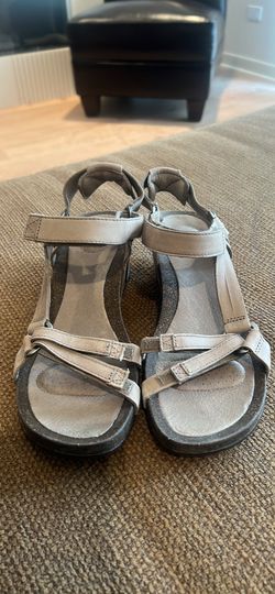 Teva Ysidro Women's Sandals in Taupe/Gray Sz. 7 1/2