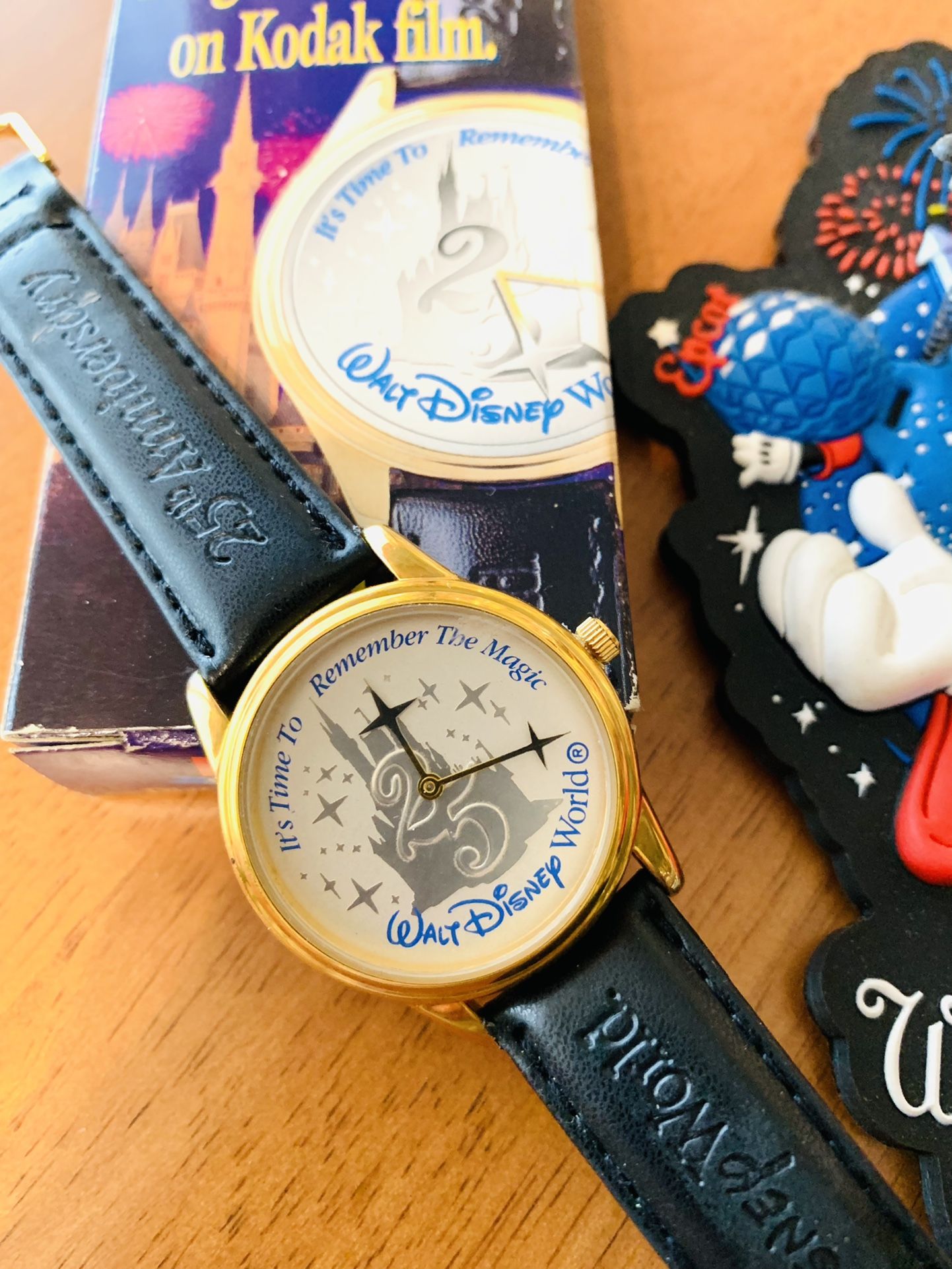1996 Kodak Film Walt Disney World 25th Anniversary Watch READ WALT DISNEY main image 3