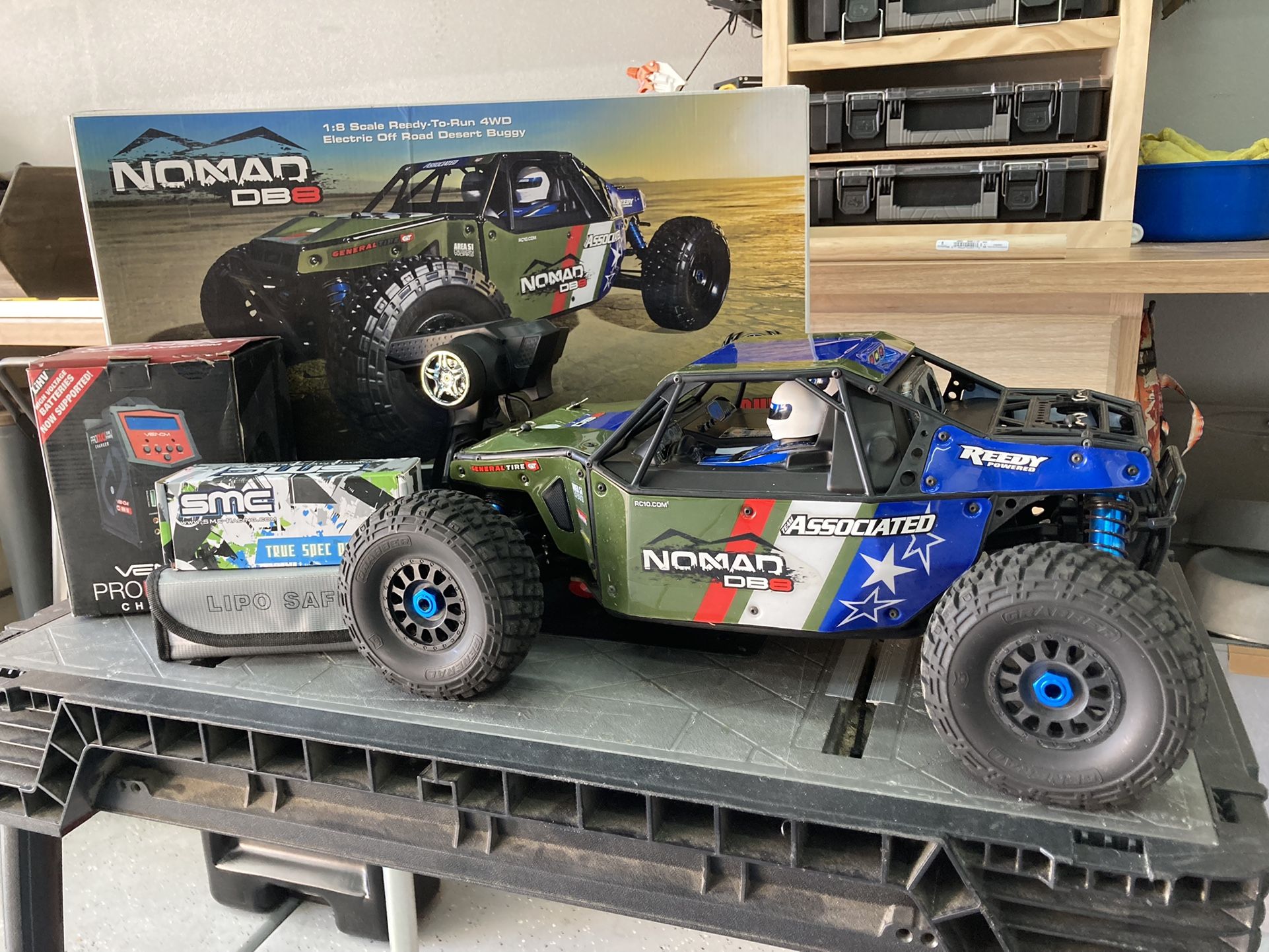 Associated nomad db8 deals