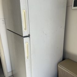 Refrigerator Top Freezer 