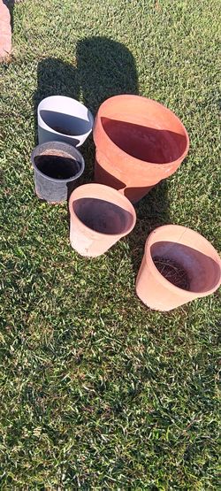 Mixed Lot of Used Plant Pots