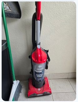 Dirt Devil Vaccuum 